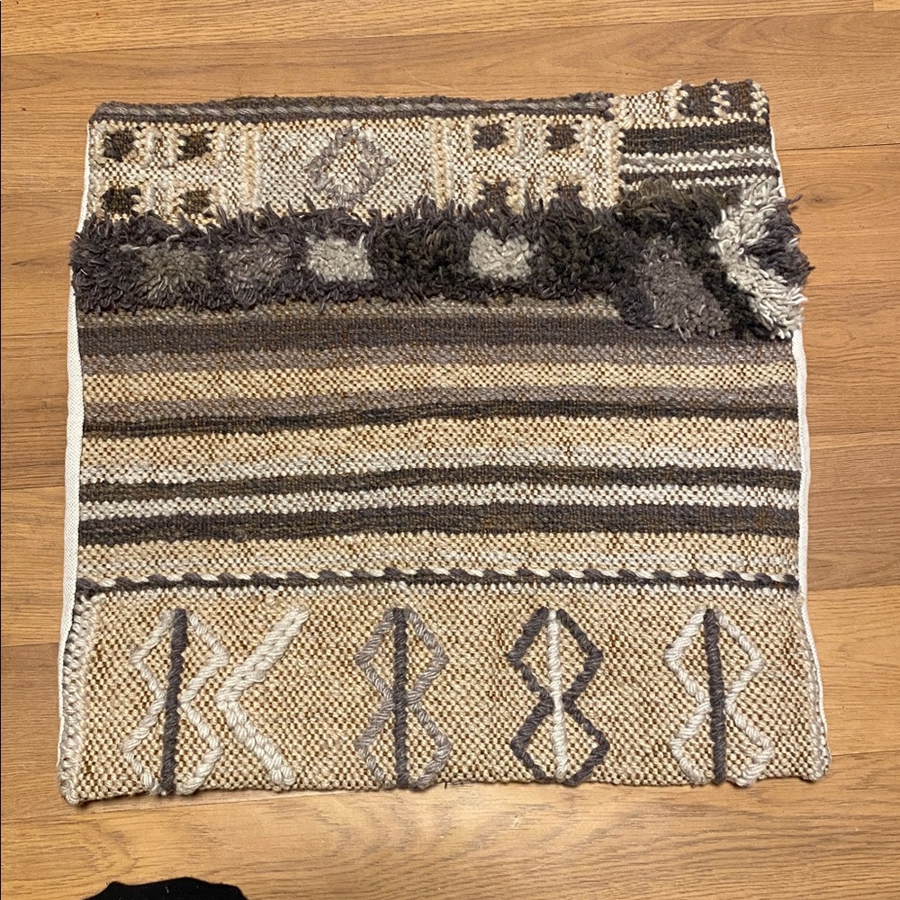 Custom Handmade Hooked Rug Pillow Cover - Picture 3 of 4